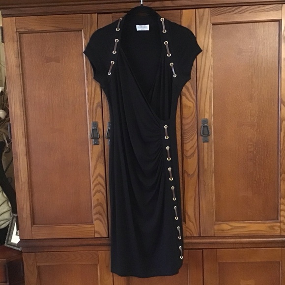 Carmen Marc Valvo Black Ruched Faux Wrap Dress - Picture 4 of 8